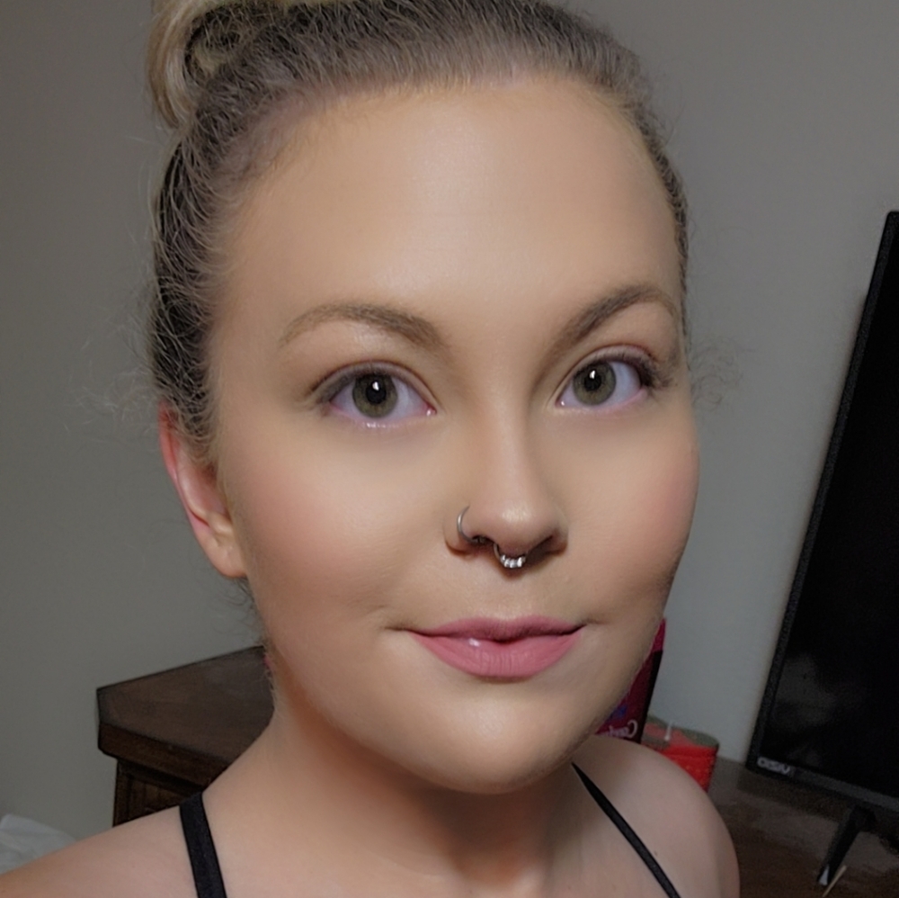 Hello, Poshers! 👋🙂